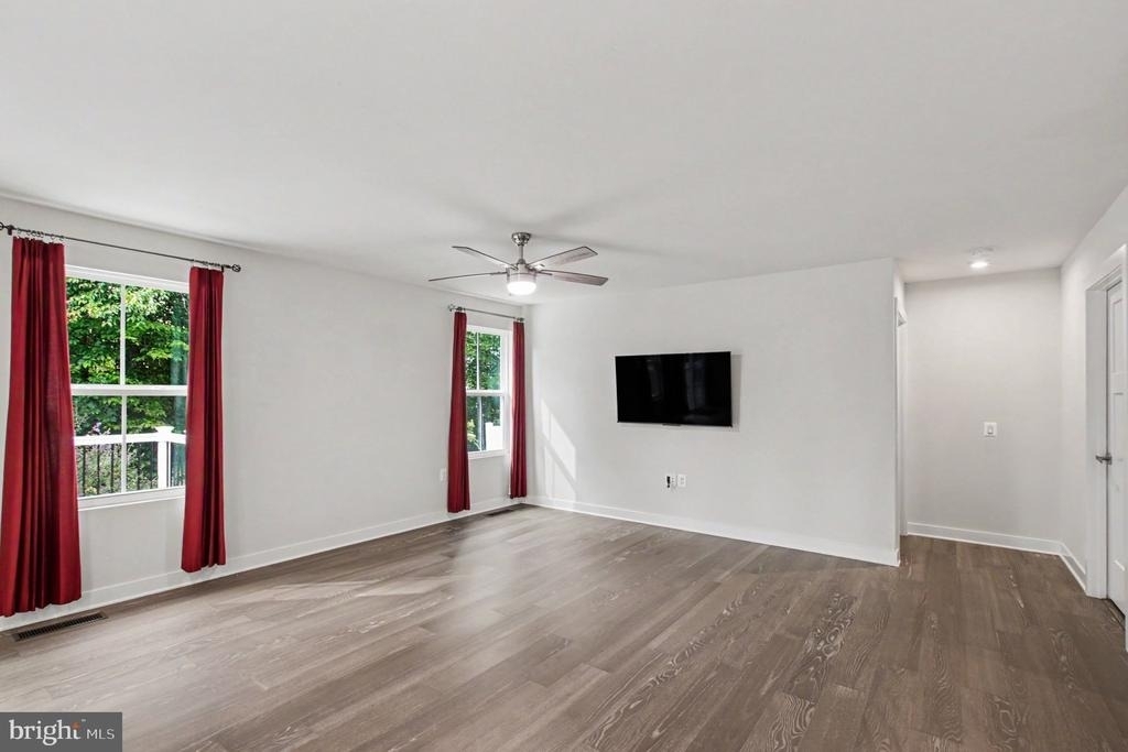 8914 Penrith Drive - Photo 3