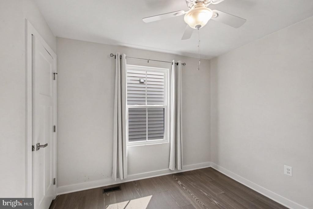 8914 Penrith Drive - Photo 17