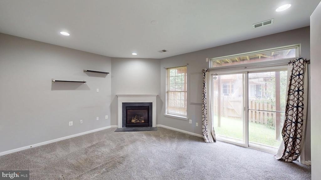 502 Legrace Terrace Ne - Photo 2