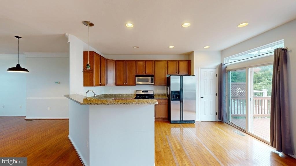 502 Legrace Terrace Ne - Photo 8