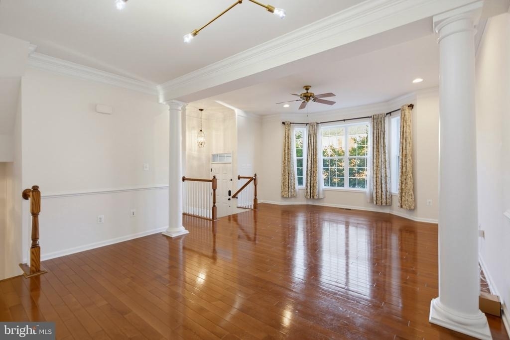 43248 Mitcham Square - Photo 7