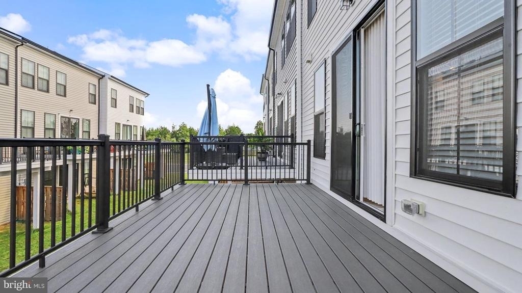 43595 Farringdon Square - Photo 36