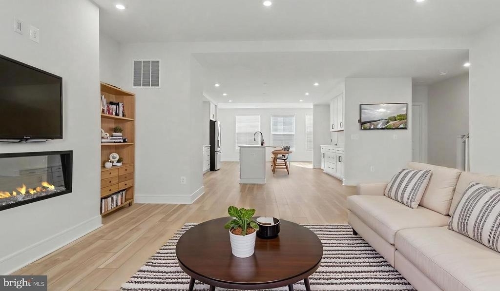 43595 Farringdon Square - Photo 13