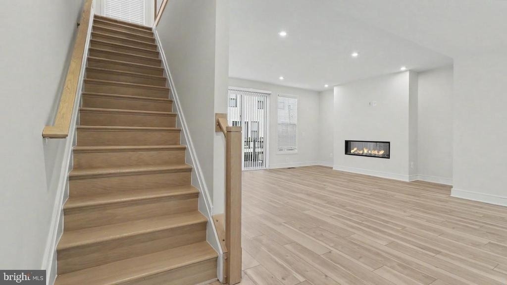 43595 Farringdon Square - Photo 34