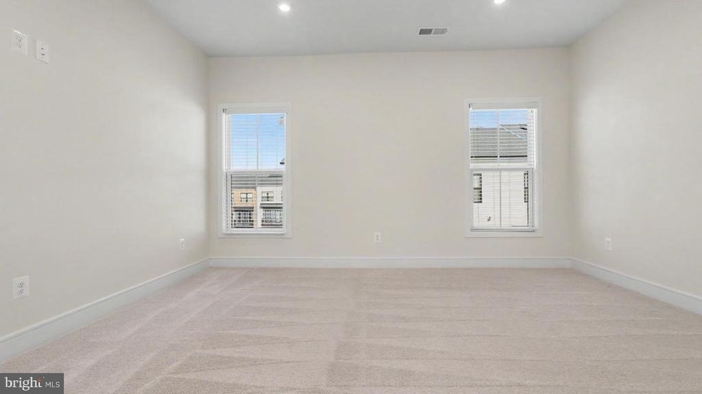 43595 Farringdon Square - Photo 40