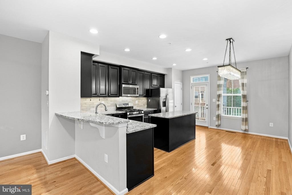 41746 Mcmonagle Square - Photo 8