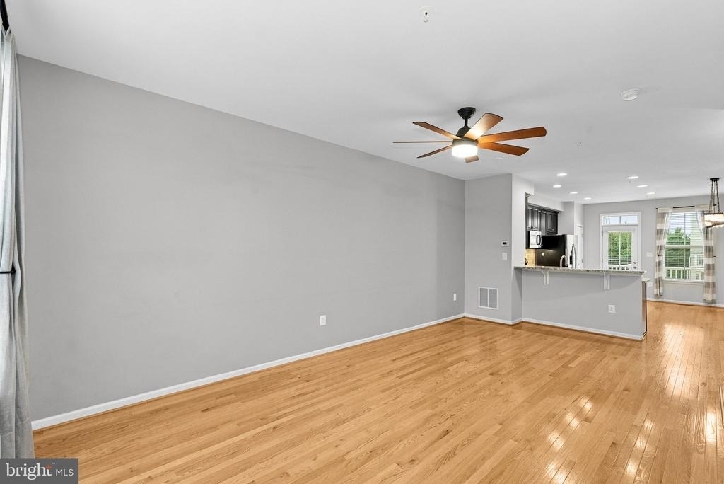 41746 Mcmonagle Square - Photo 19
