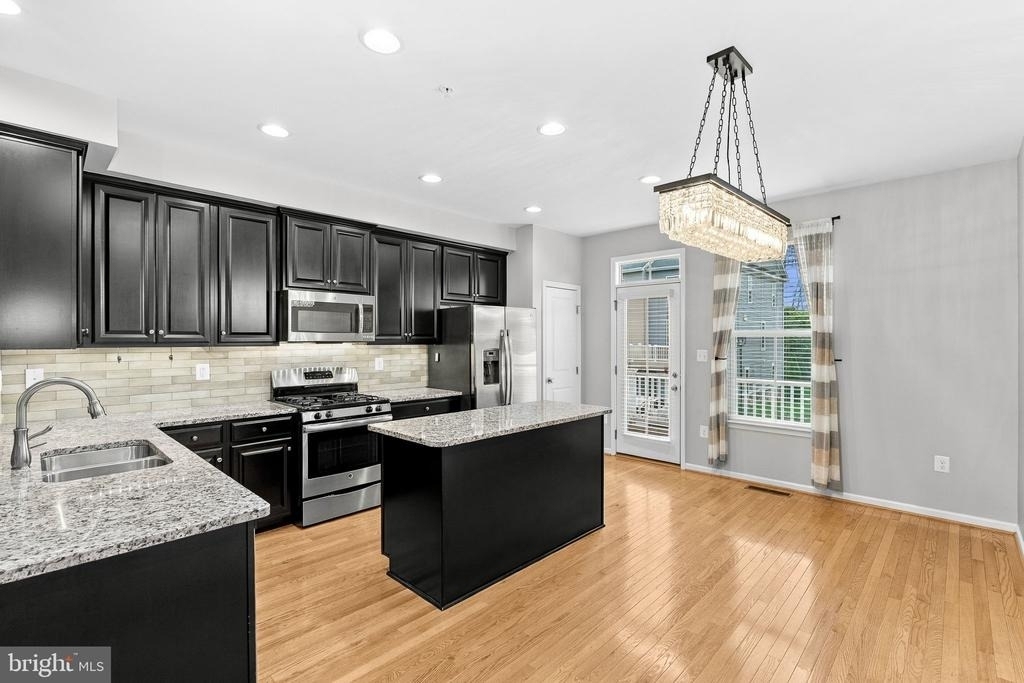 41746 Mcmonagle Square - Photo 10