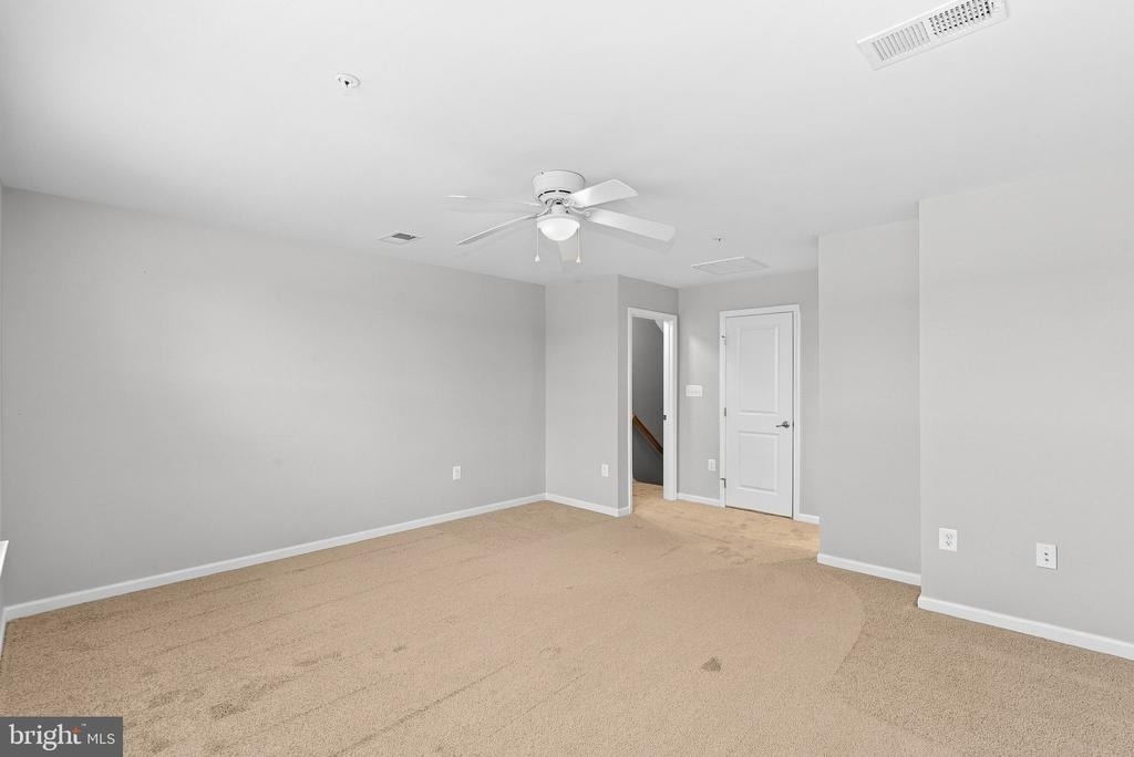 41746 Mcmonagle Square - Photo 40