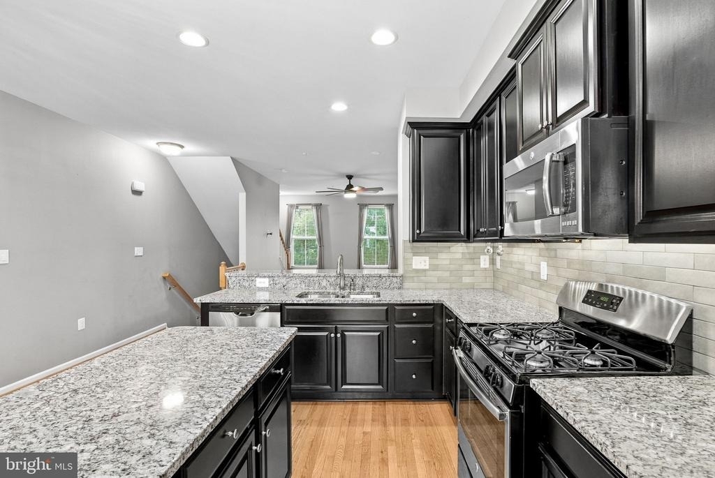 41746 Mcmonagle Square - Photo 14