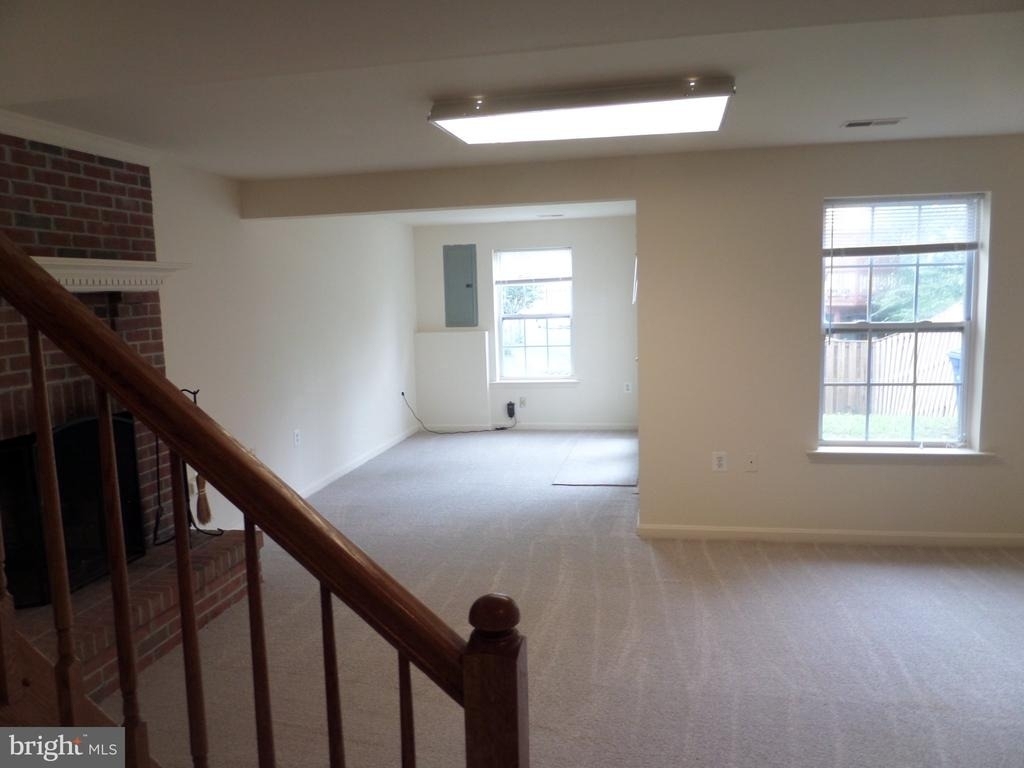 675 Mcleary Square Se - Photo 48