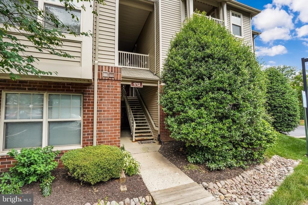 1712 Abercromby Court - Photo 3