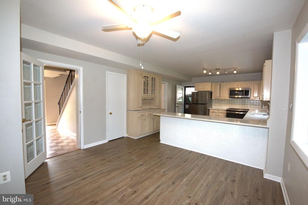 6933 Tyndale Street - Photo 9