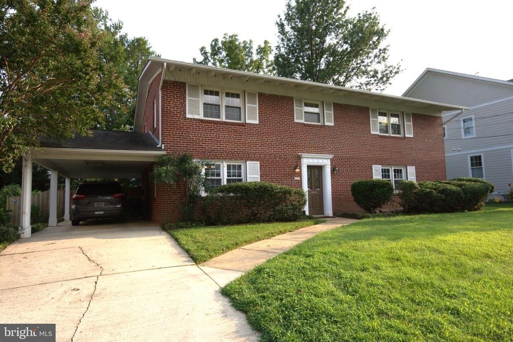 6933 Tyndale Street - Photo 1