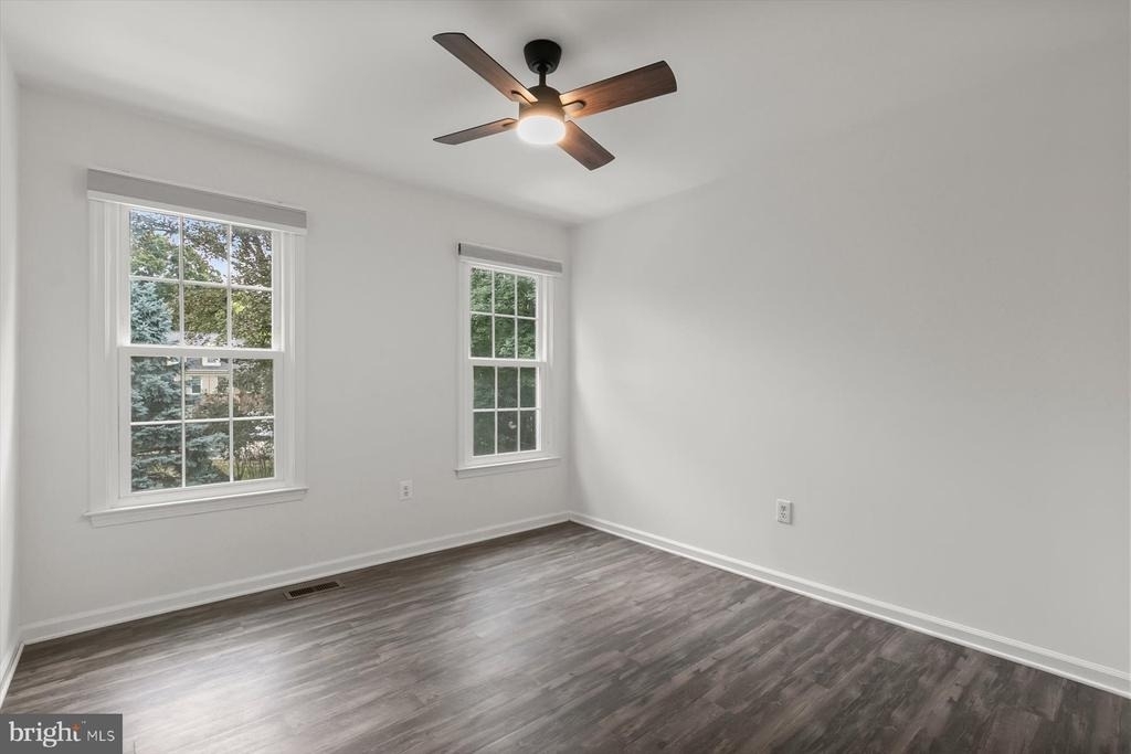1550 Mclean Commons Court - Photo 25