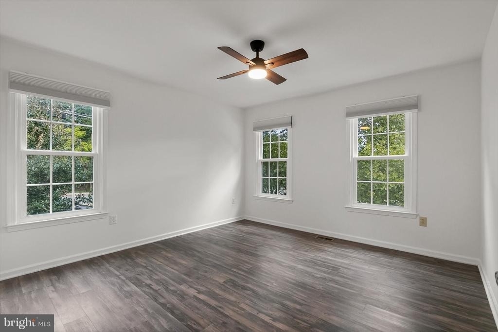 1550 Mclean Commons Court - Photo 21