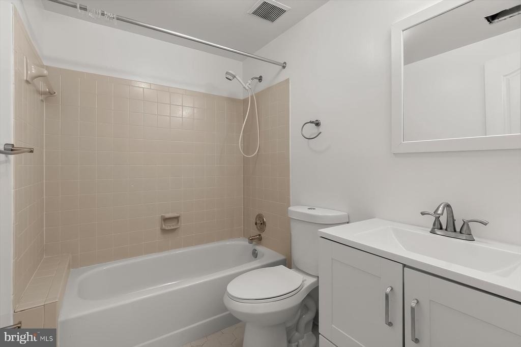 1550 Mclean Commons Court - Photo 33
