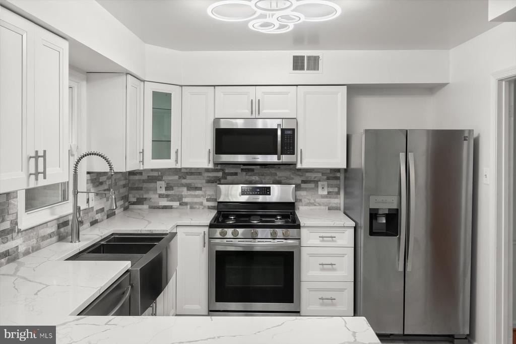 1550 Mclean Commons Court - Photo 13