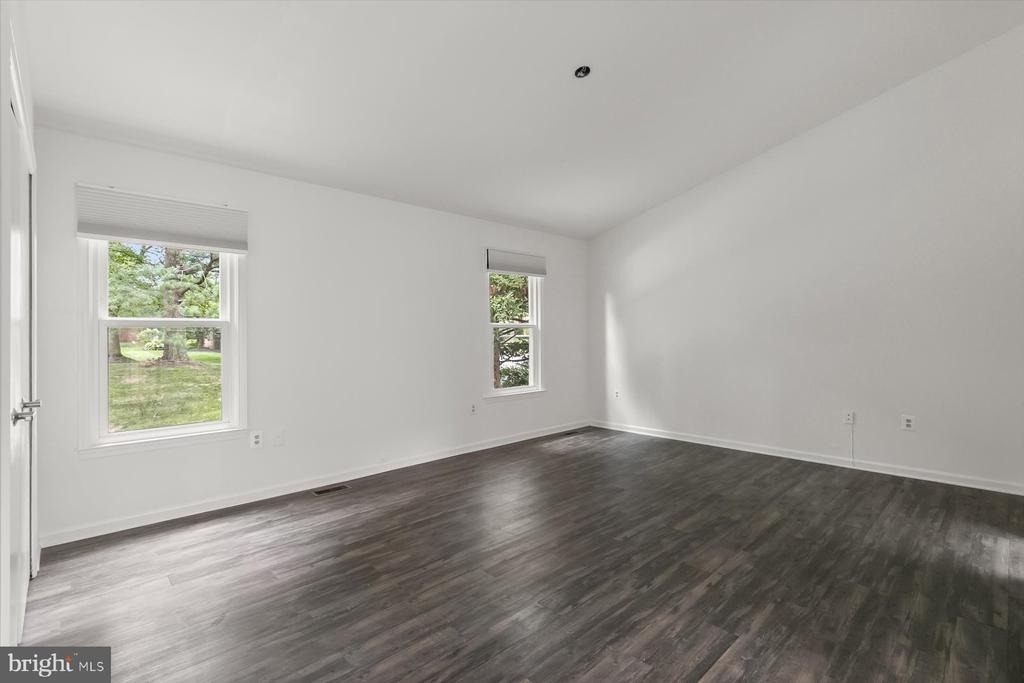 1550 Mclean Commons Court - Photo 18