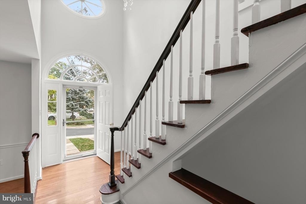 1550 Mclean Commons Court - Photo 2