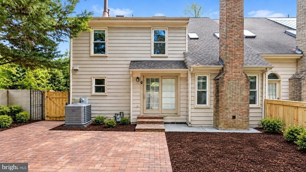 1550 Mclean Commons Court - Photo 35