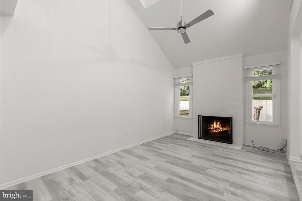 1550 Mclean Commons Court - Photo 9