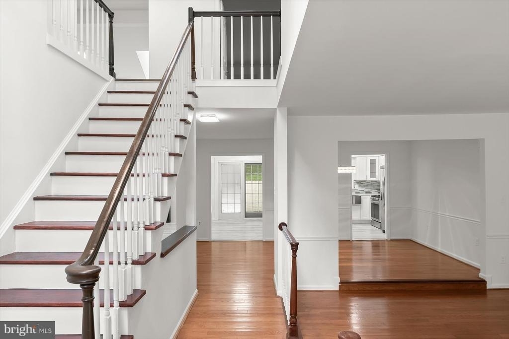 1550 Mclean Commons Court - Photo 3