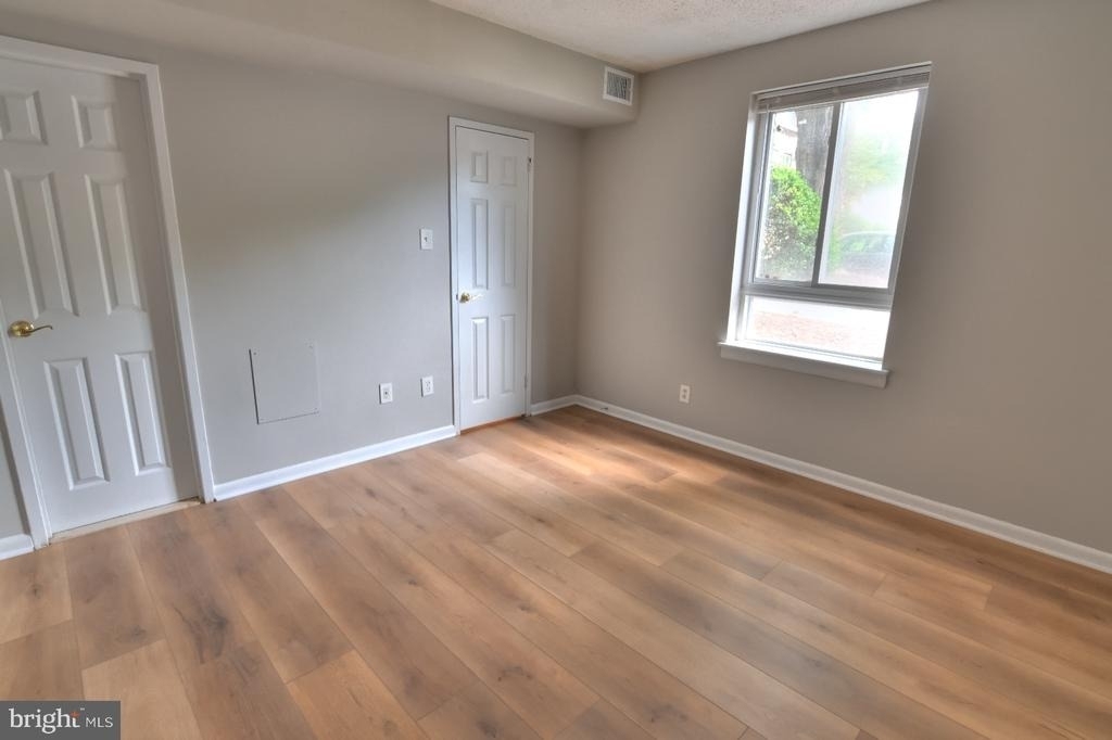 11658 Stoneview Square - Photo 14