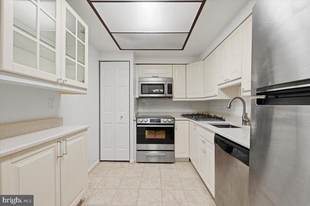7600 Tremayne Place - Photo 8