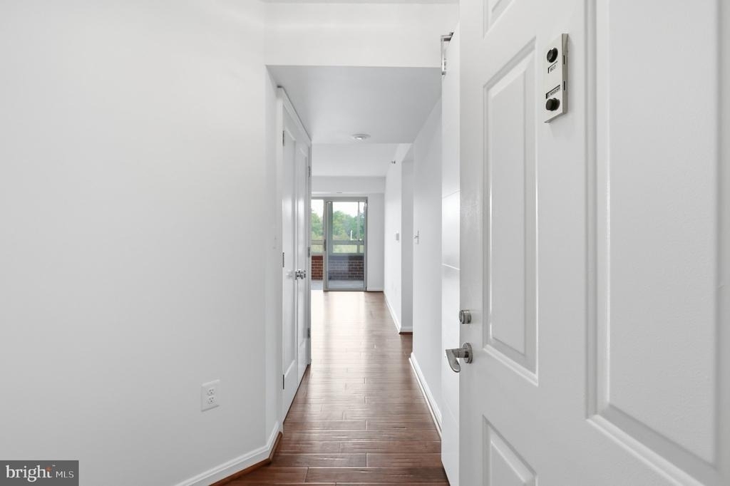 2121 Jamieson Avenue - Photo 12