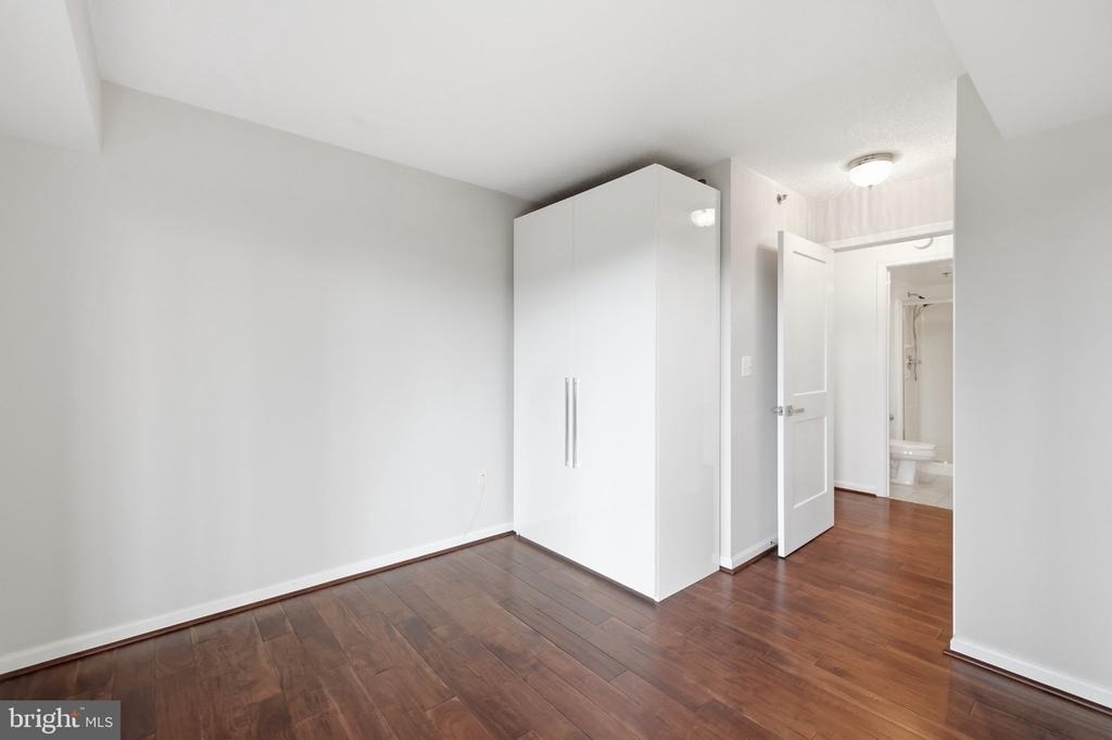 2121 Jamieson Avenue - Photo 38
