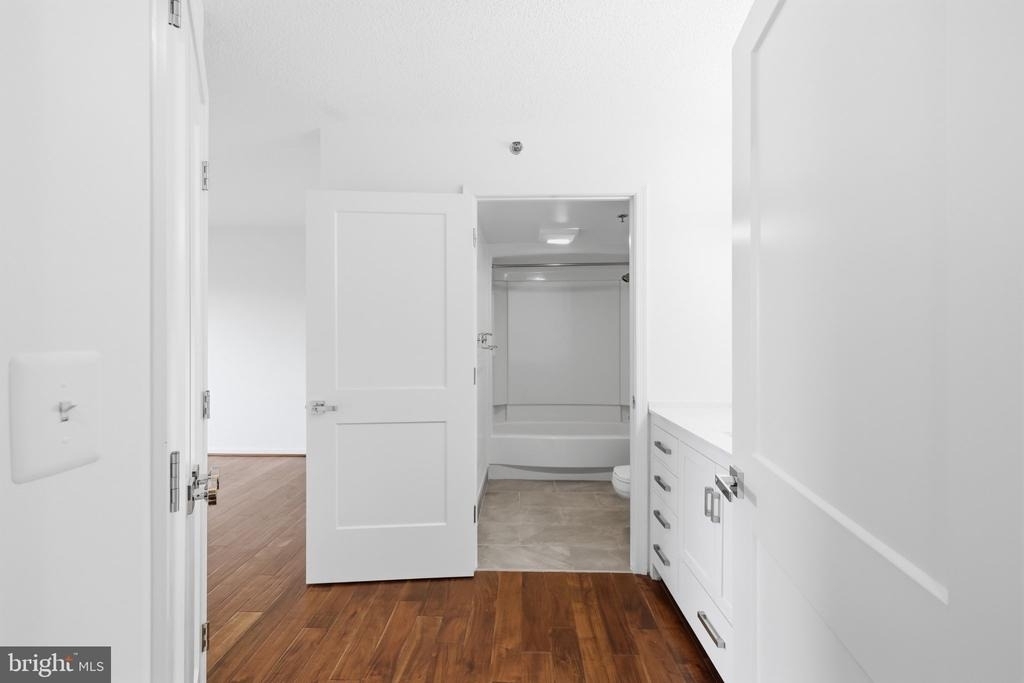 2121 Jamieson Avenue - Photo 39