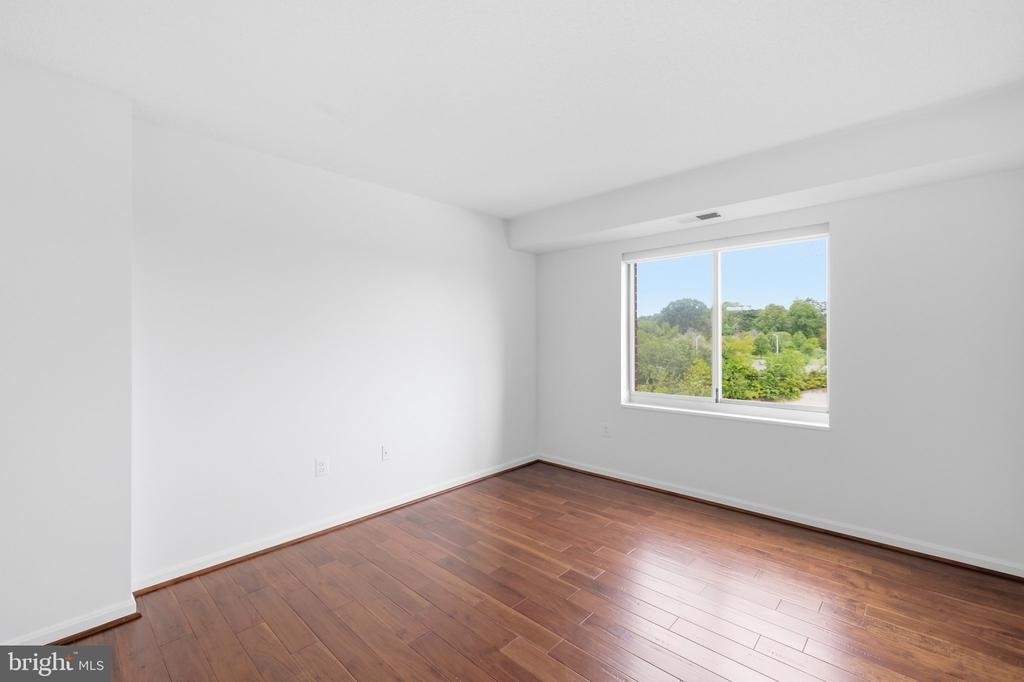 2121 Jamieson Avenue - Photo 47