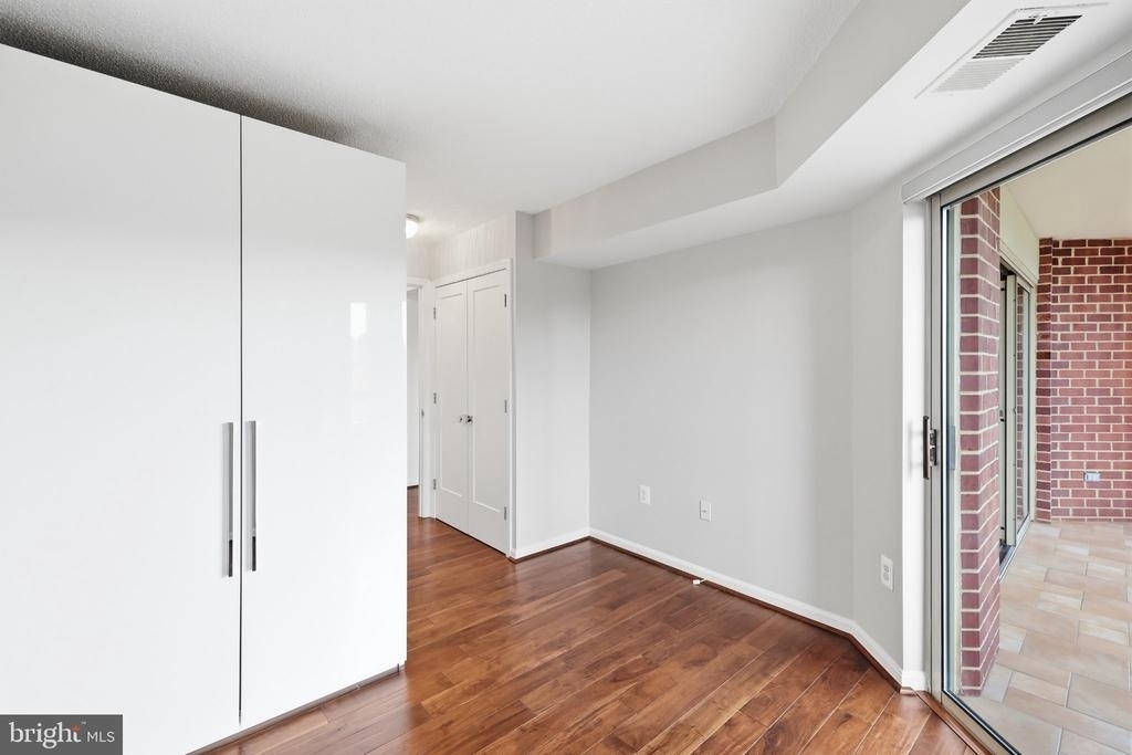 2121 Jamieson Avenue - Photo 37