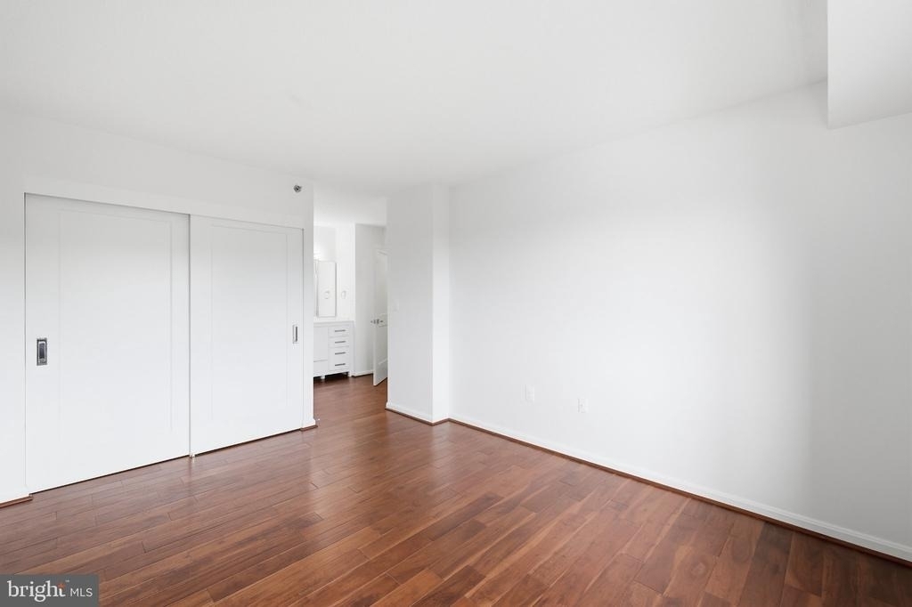 2121 Jamieson Avenue - Photo 46