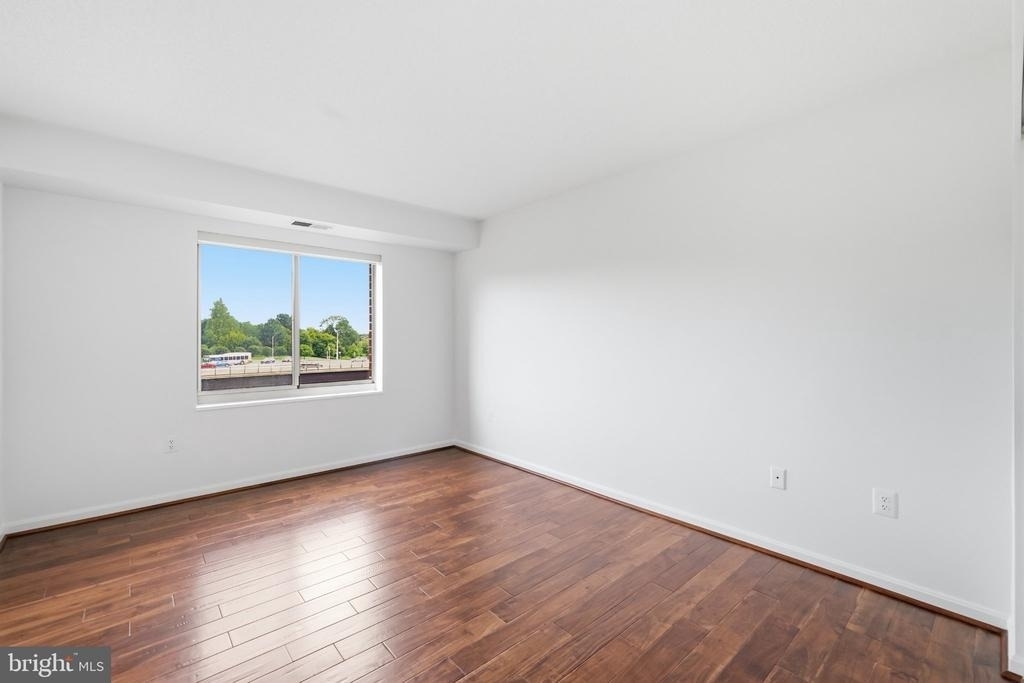 2121 Jamieson Avenue - Photo 44