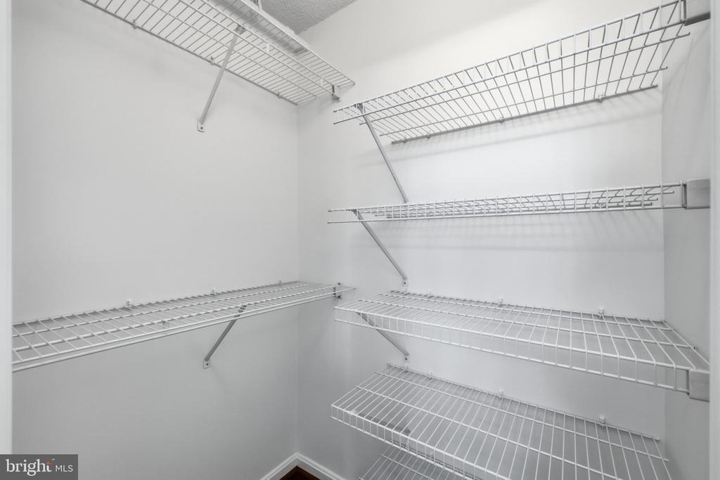 2121 Jamieson Avenue - Photo 43