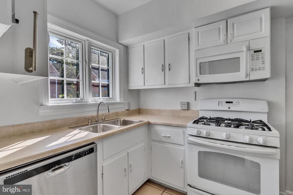 3316 Valley Drive - Photo 2
