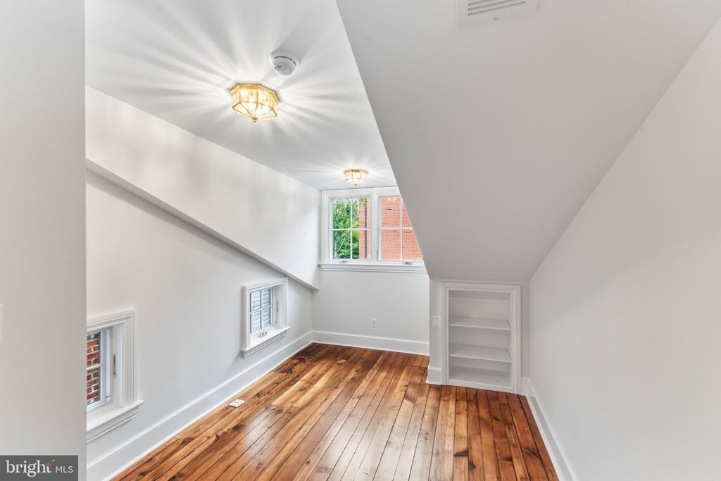 303 Queen Street - Photo 19