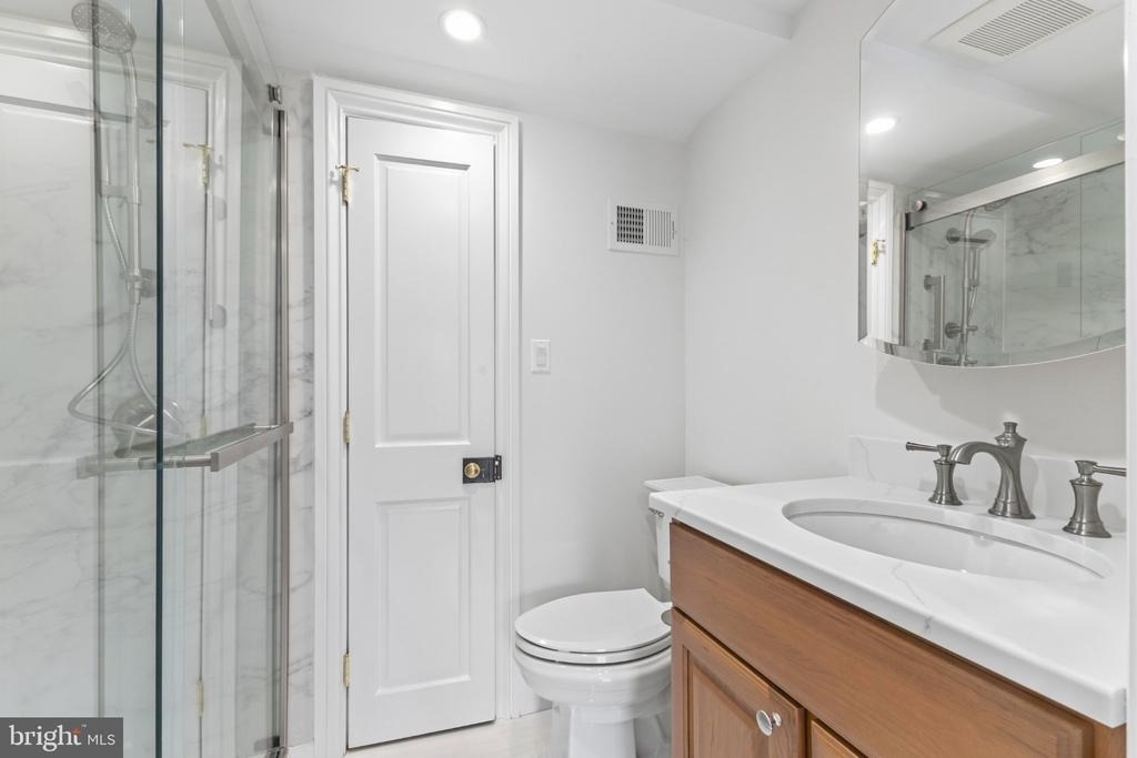 303 Queen Street - Photo 22
