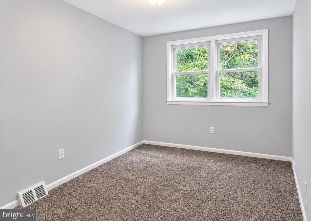 7034 Valley Avenue - Photo 11