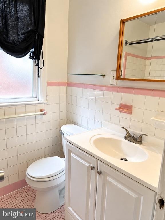 7034 Valley Avenue - Photo 12