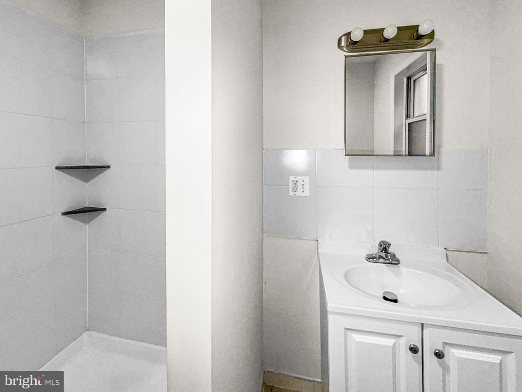 4832 N Camac Street - Photo 2
