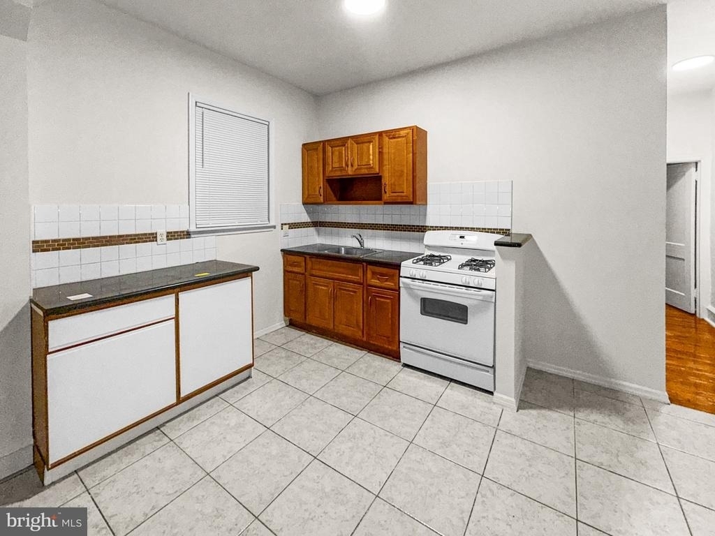 4832 N Camac Street - Photo 2