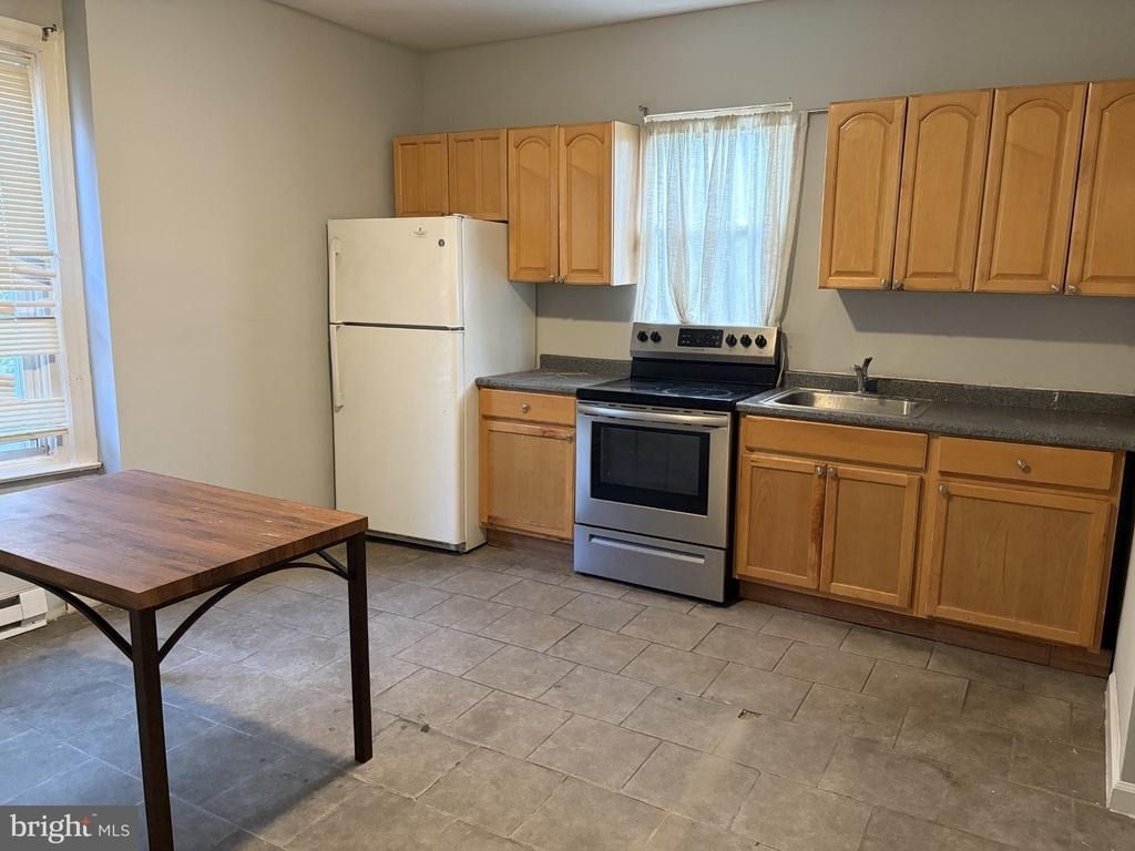 1420 68th Ave - Photo 7