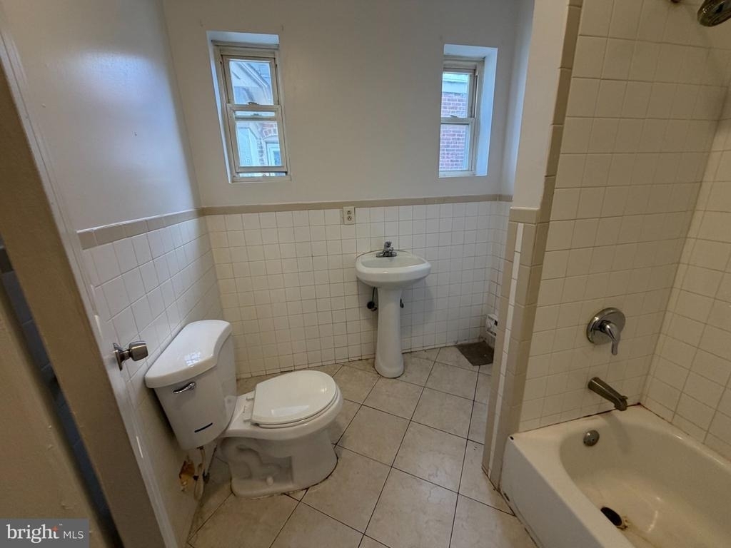 1420 68th Ave - Photo 10