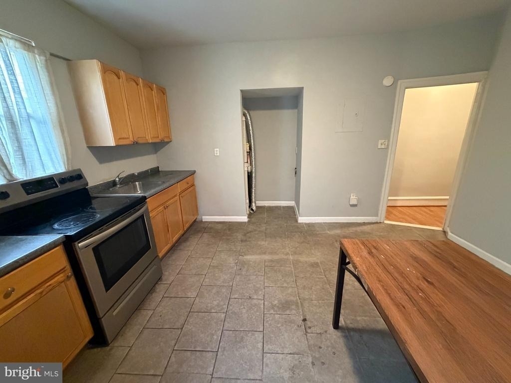 1420 68th Ave - Photo 5