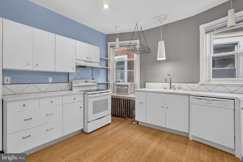 4947 Catharine Street - Photo 2