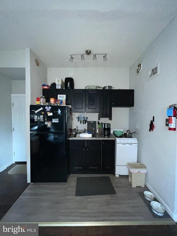 5608 Ridge Ave - Photo 4
