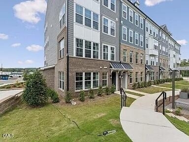 404 Gaston Park Lane - Photo 0